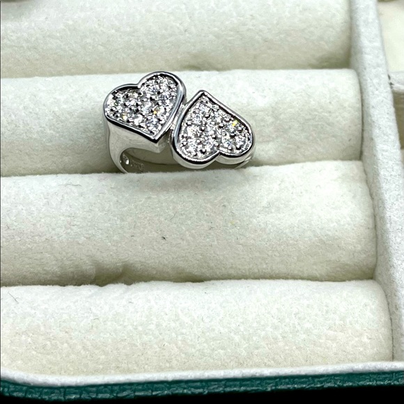 Diamond Hearts Ring - Picture 3 of 9
